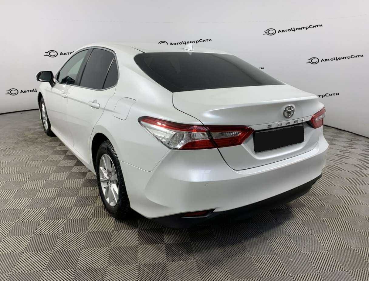 Toyota Camry с пробегом — 2020 год. Фото: #6