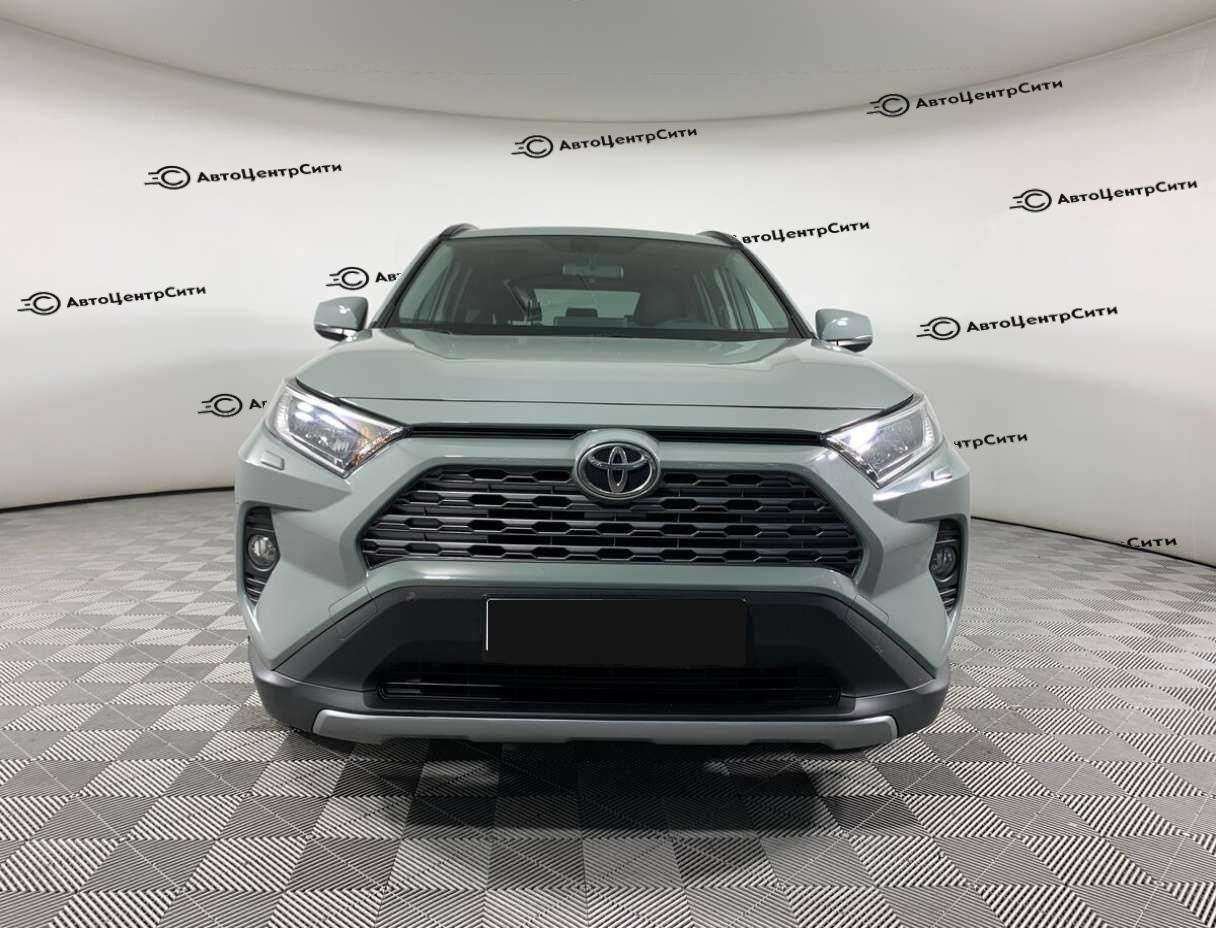 Toyota RAV4 с пробегом — 2020 год. Фото: #1