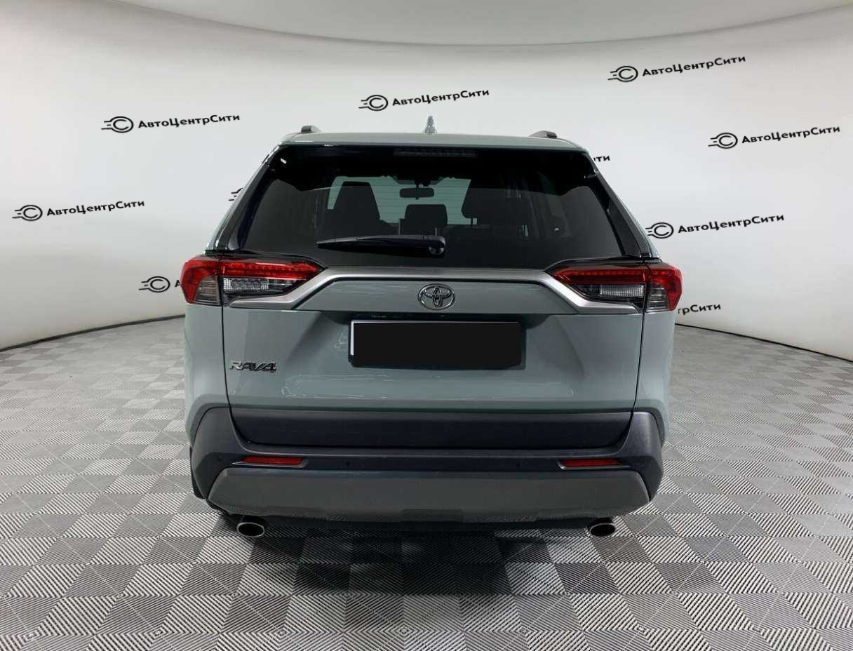Toyota RAV4 с пробегом — 2020 год. Фото: #5