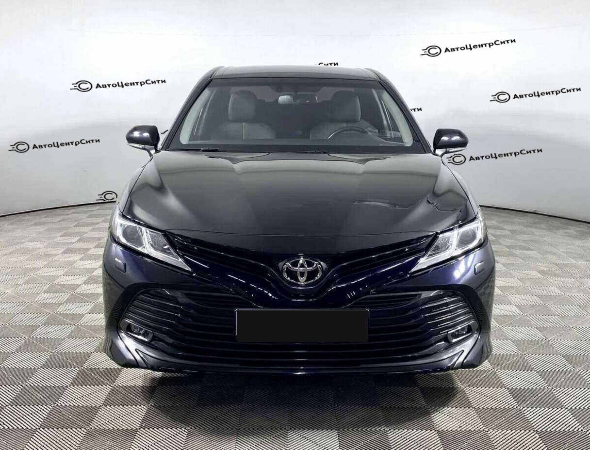 Toyota Camry с пробегом — 2020 год. Фото: #1