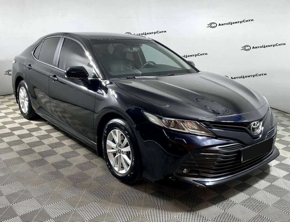 Toyota Camry с пробегом — 2020 год. Фото: #2