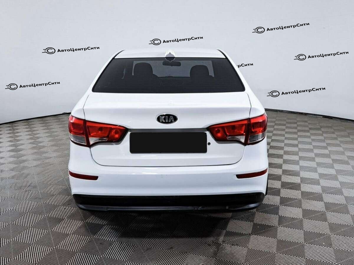 Kia Rio с пробегом — 2017 год. Фото: #5