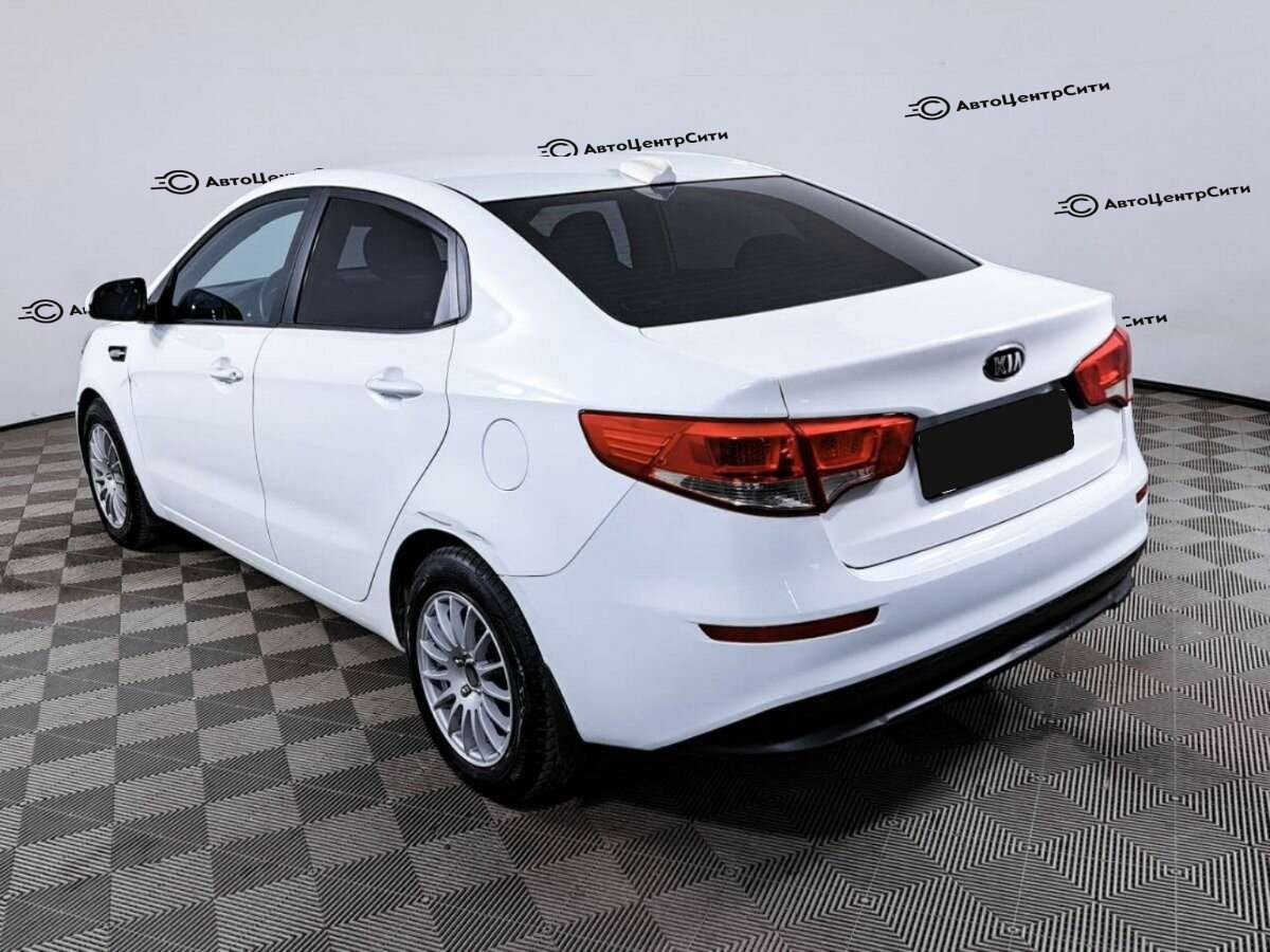 Kia Rio с пробегом — 2017 год. Фото: #6