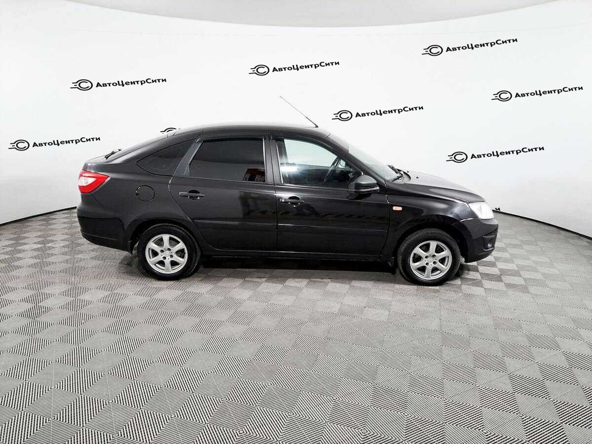 Lada (ВАЗ) Granta с пробегом — 2016 год. Фото: #3