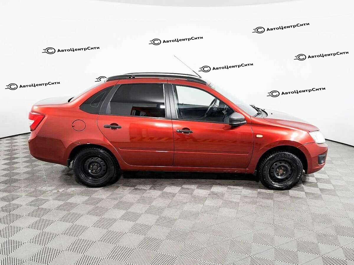 Lada (ВАЗ) Granta с пробегом — 2016 год. Фото: #3