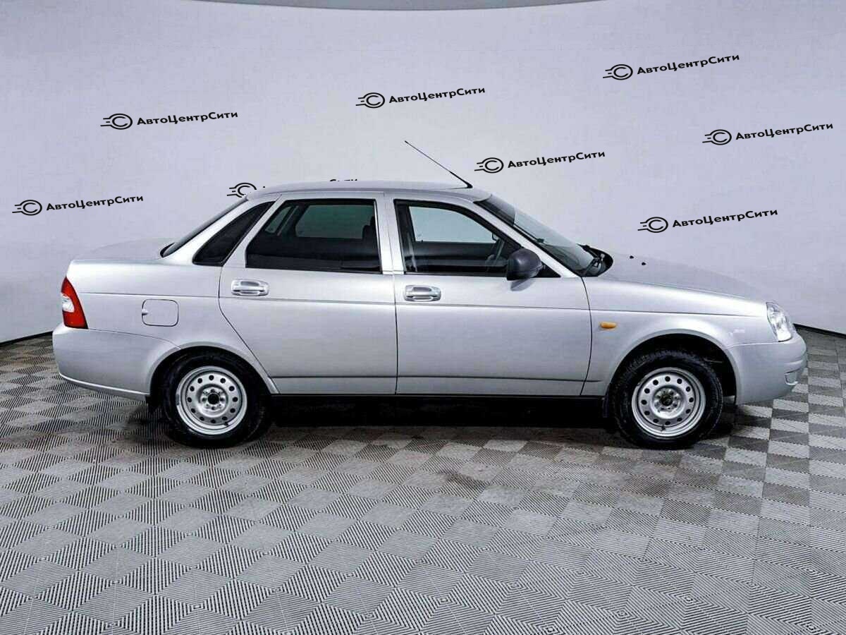 Lada (ВАЗ) Priora с пробегом — 2017 год. Фото: #3