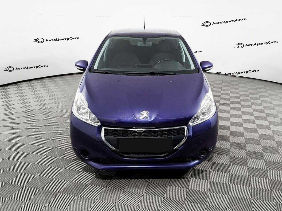 Peugeot 208 с пробегом — 2013 год. Фото: #1