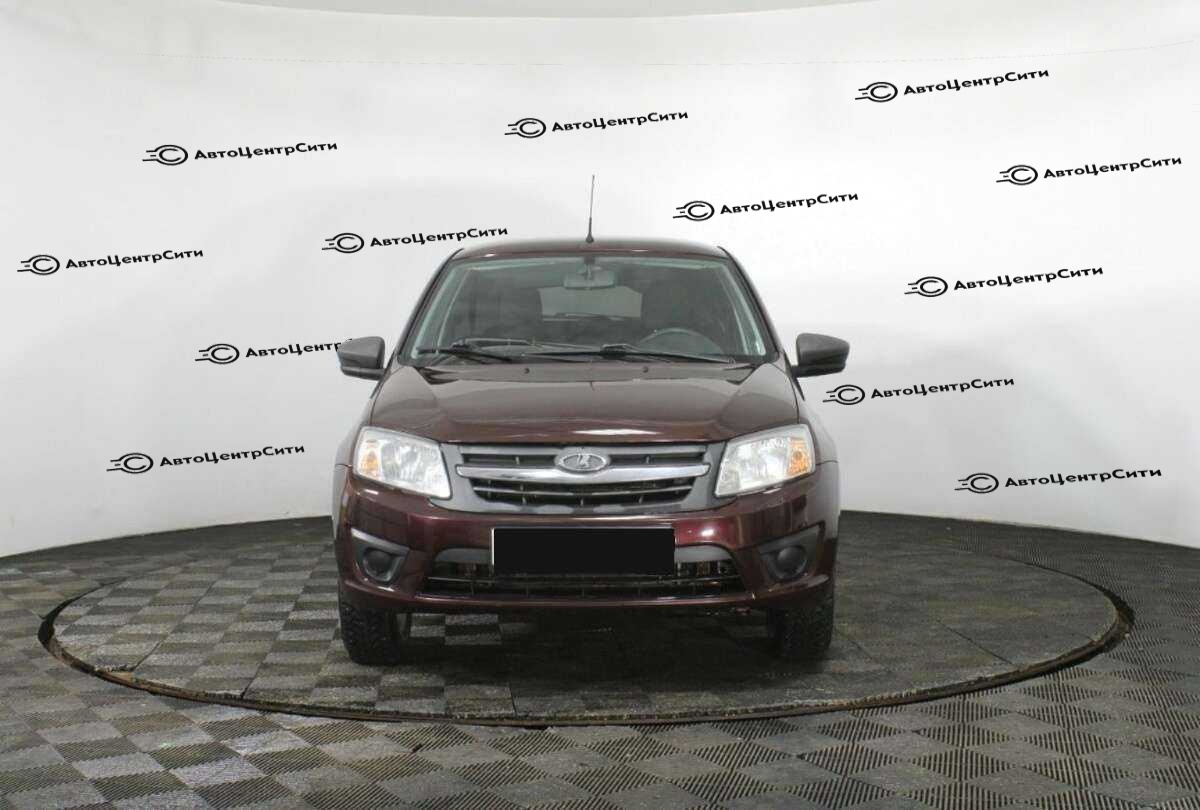 Lada (ВАЗ) Granta с пробегом — 2015 год. Фото: #1