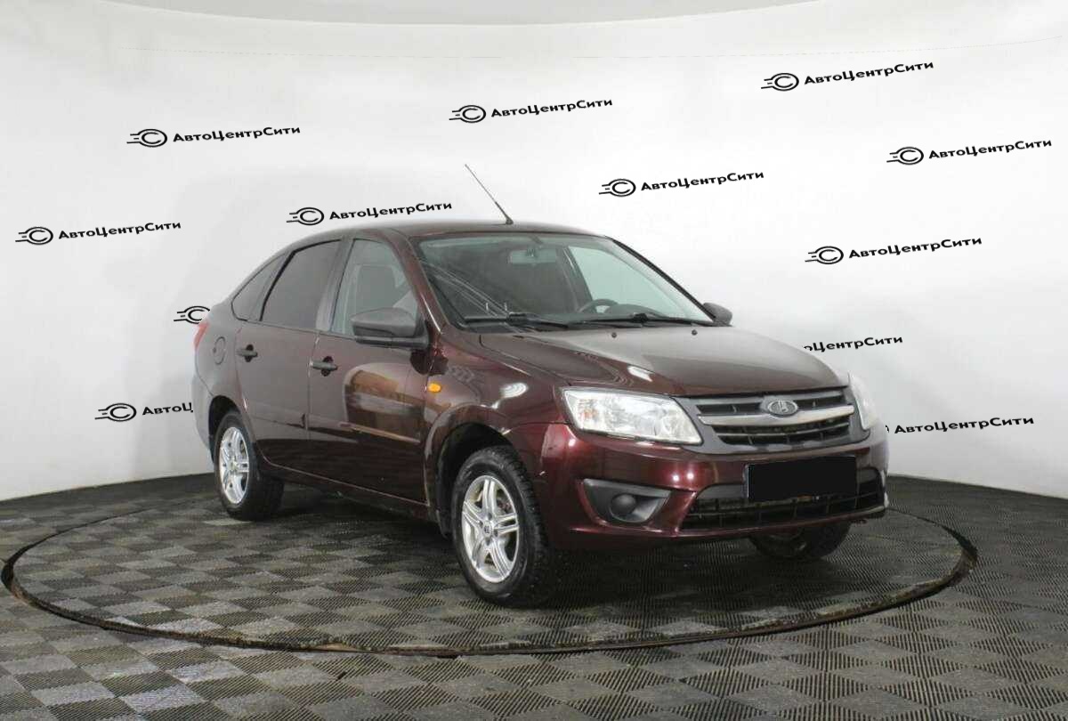 Lada (ВАЗ) Granta с пробегом — 2015 год. Фото: #2