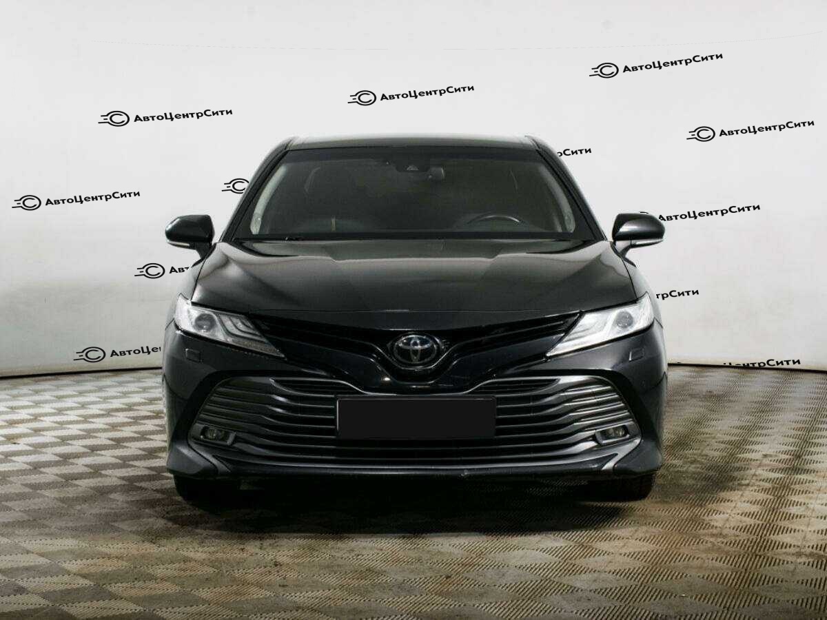 Toyota Camry с пробегом — 2020 год. Фото: #1