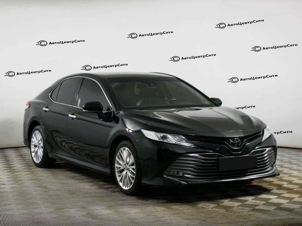 Toyota Camry с пробегом — 2020 год. Фото: #2