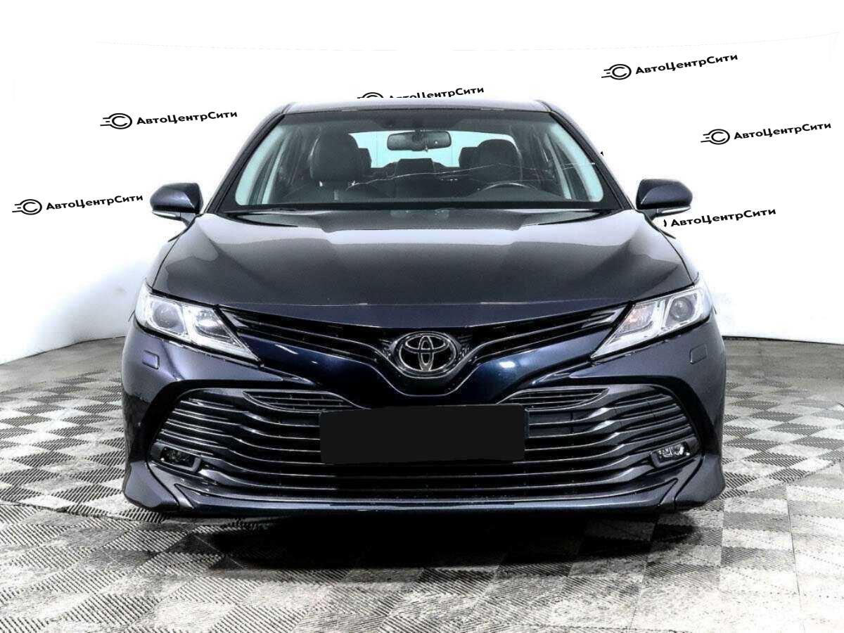 Toyota Camry с пробегом — 2019 год. Фото: #1