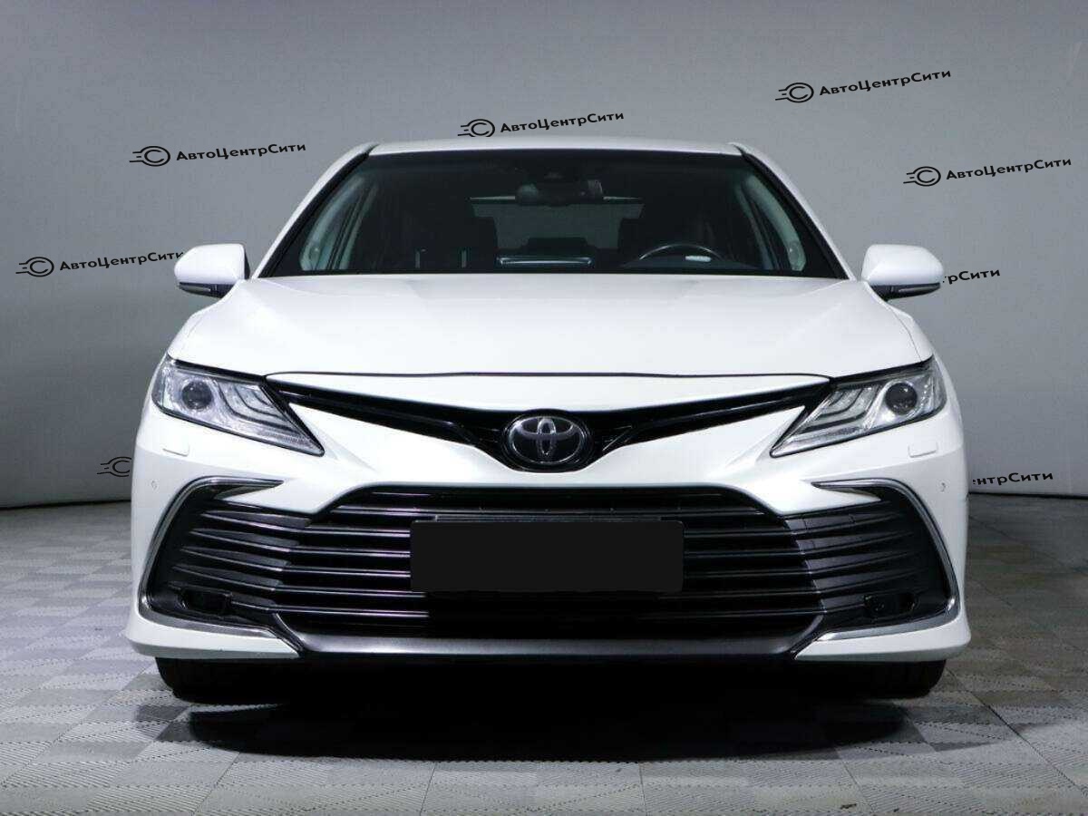 Toyota Camry с пробегом — 2021 год. Фото: #1