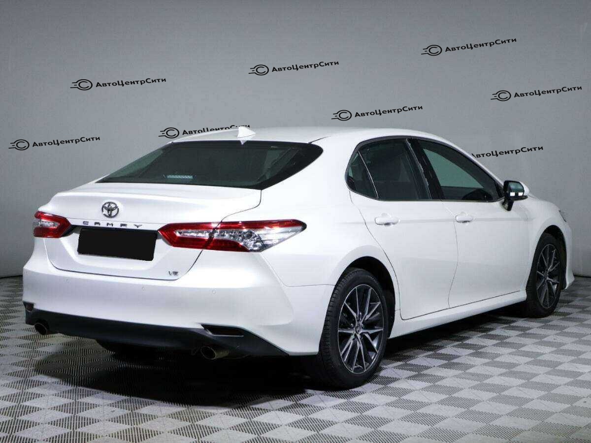 Toyota Camry с пробегом — 2021 год. Фото: #4