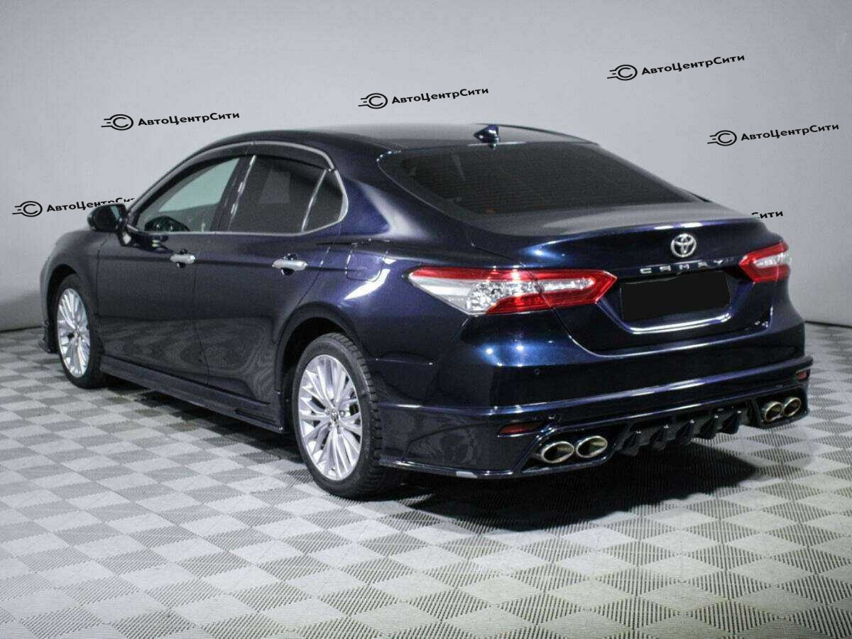Toyota Camry с пробегом — 2018 год. Фото: #4
