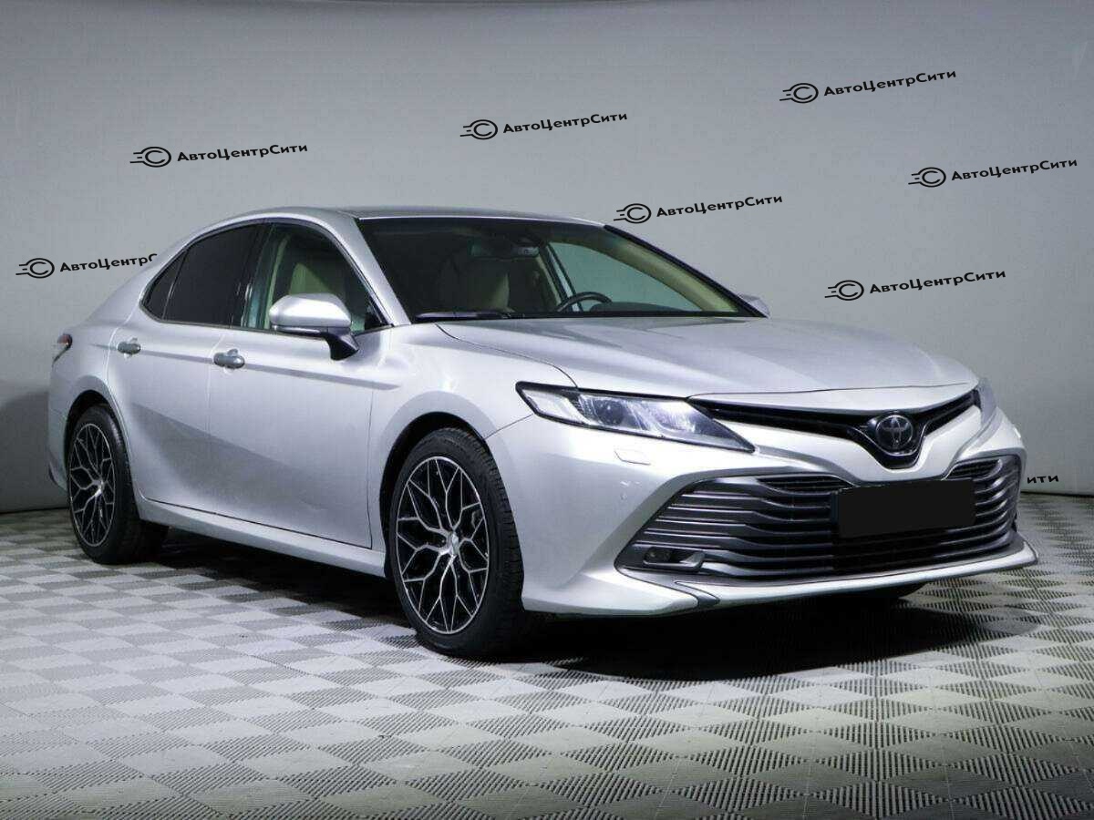 Toyota Camry с пробегом — 2020 год. Фото: #2