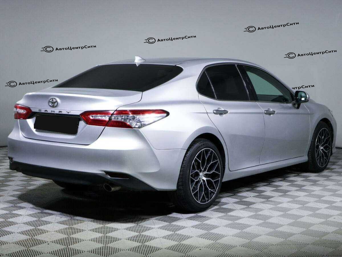 Toyota Camry с пробегом — 2020 год. Фото: #3
