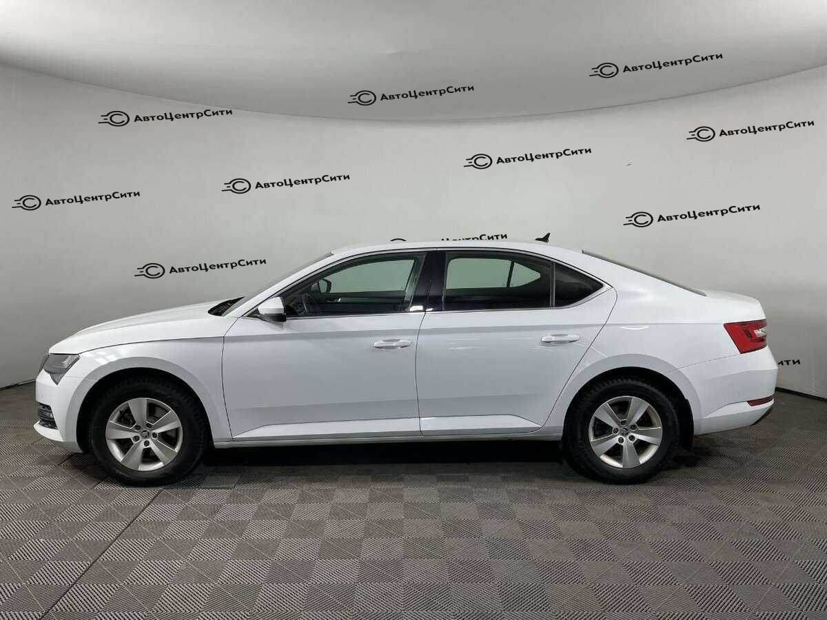 Skoda Superb с пробегом — 2021 год. Фото: #3