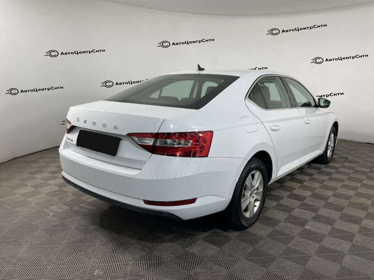 Skoda Superb с пробегом — 2021 год. Фото: #4