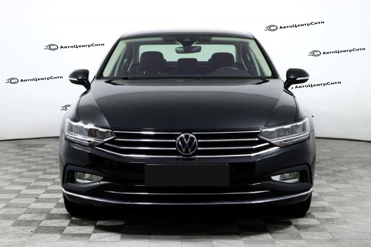 Volkswagen Passat с пробегом — 2021 год. Фото: #1