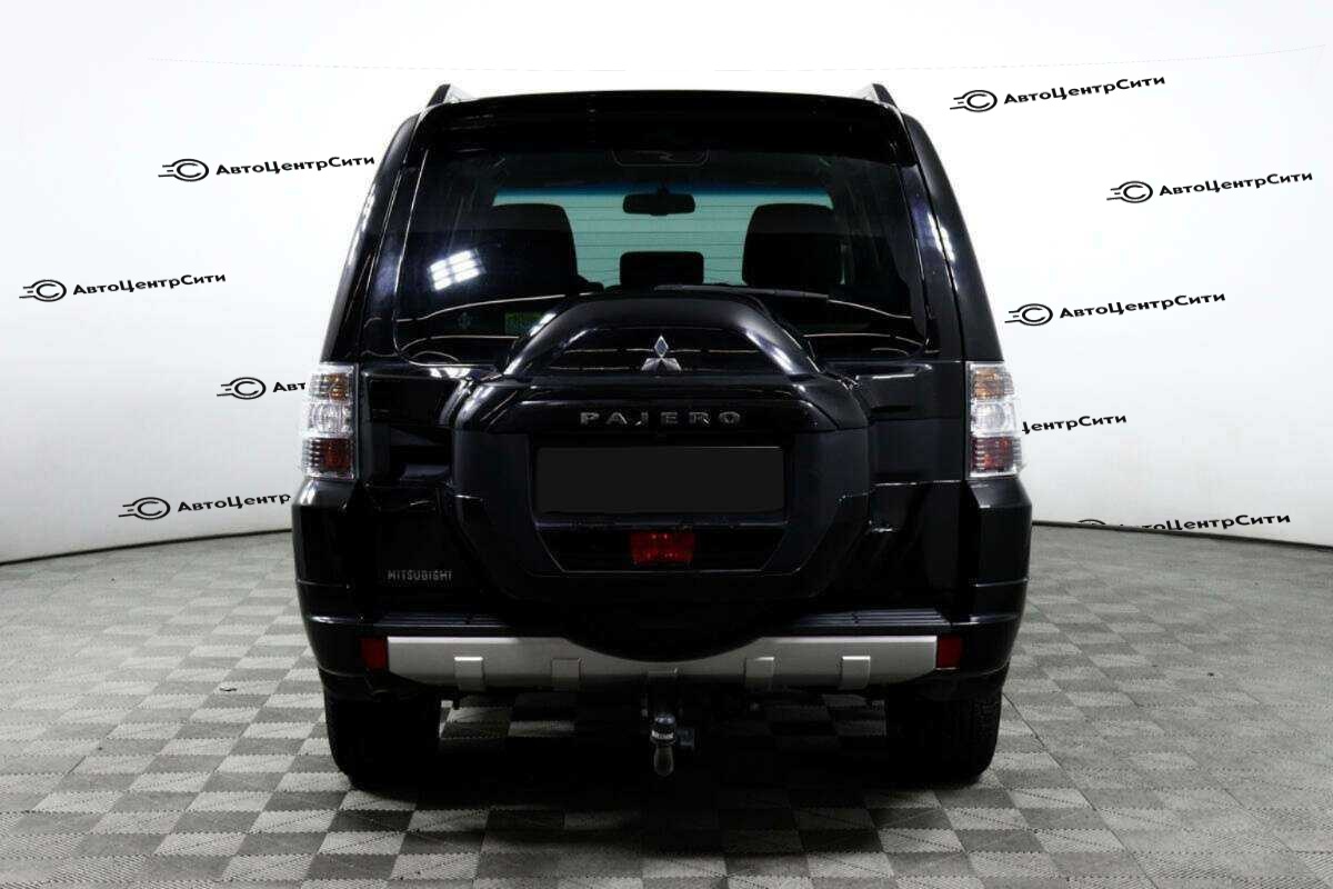 Mitsubishi Pajero с пробегом — 2018 год. Фото: #4