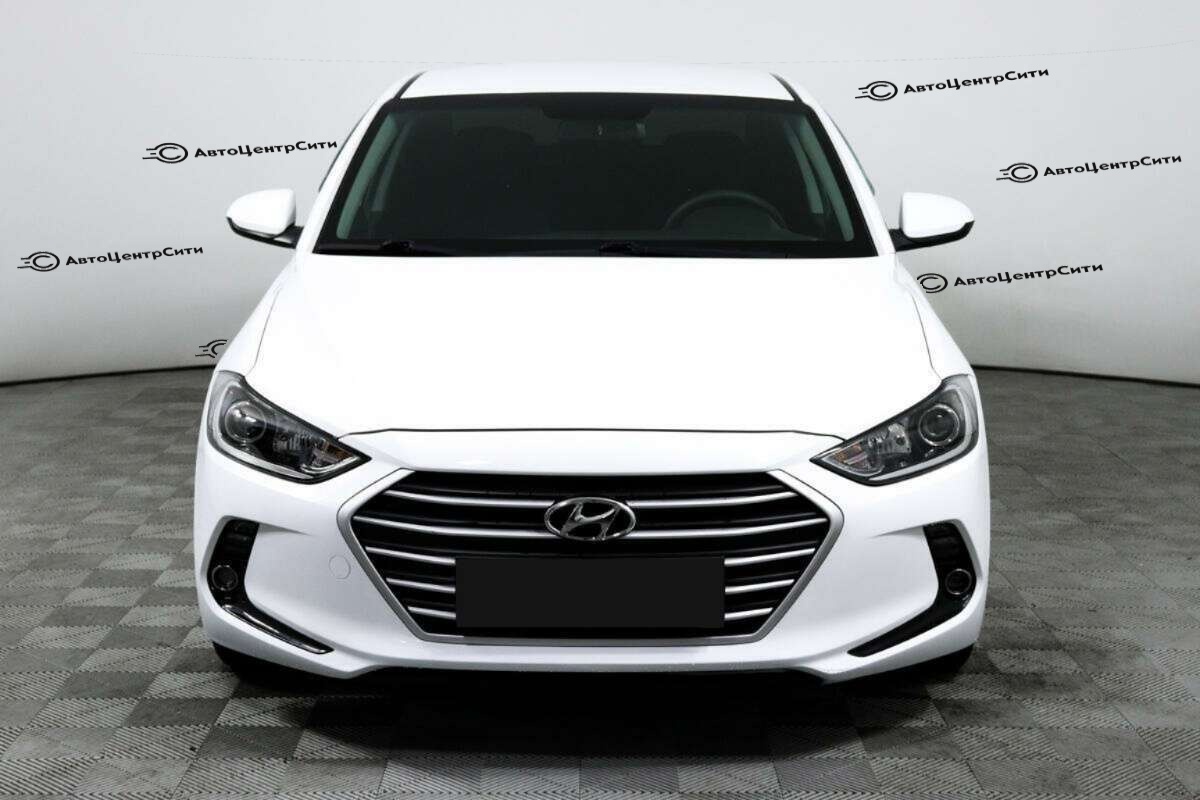 Hyundai Elantra с пробегом — 2018 год. Фото: #1