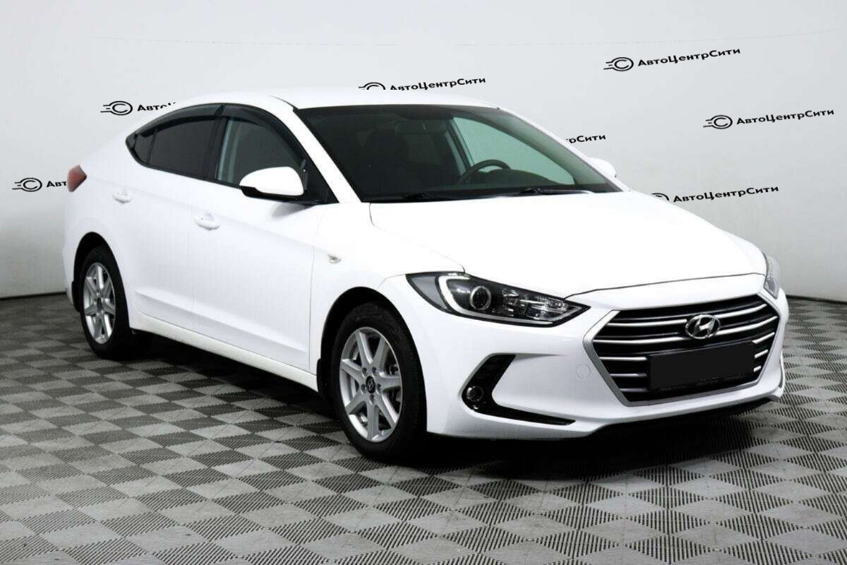 Hyundai Elantra с пробегом — 2018 год. Фото: #2