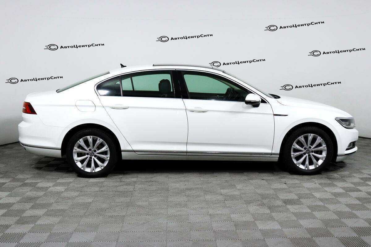Volkswagen Passat с пробегом — 2018 год. Фото: #2