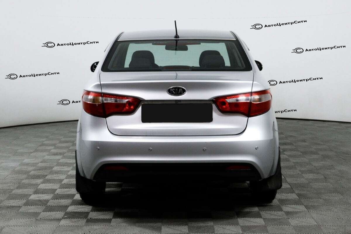 Kia Rio с пробегом — 2012 год. Фото: #5