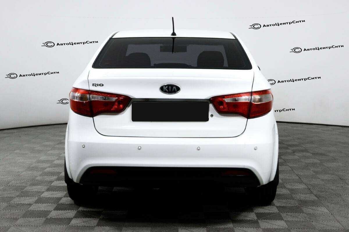 Kia Rio с пробегом — 2012 год. Фото: #5