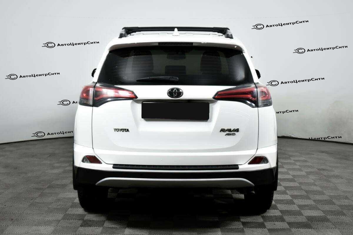 Toyota RAV4 с пробегом — 2018 год. Фото: #5
