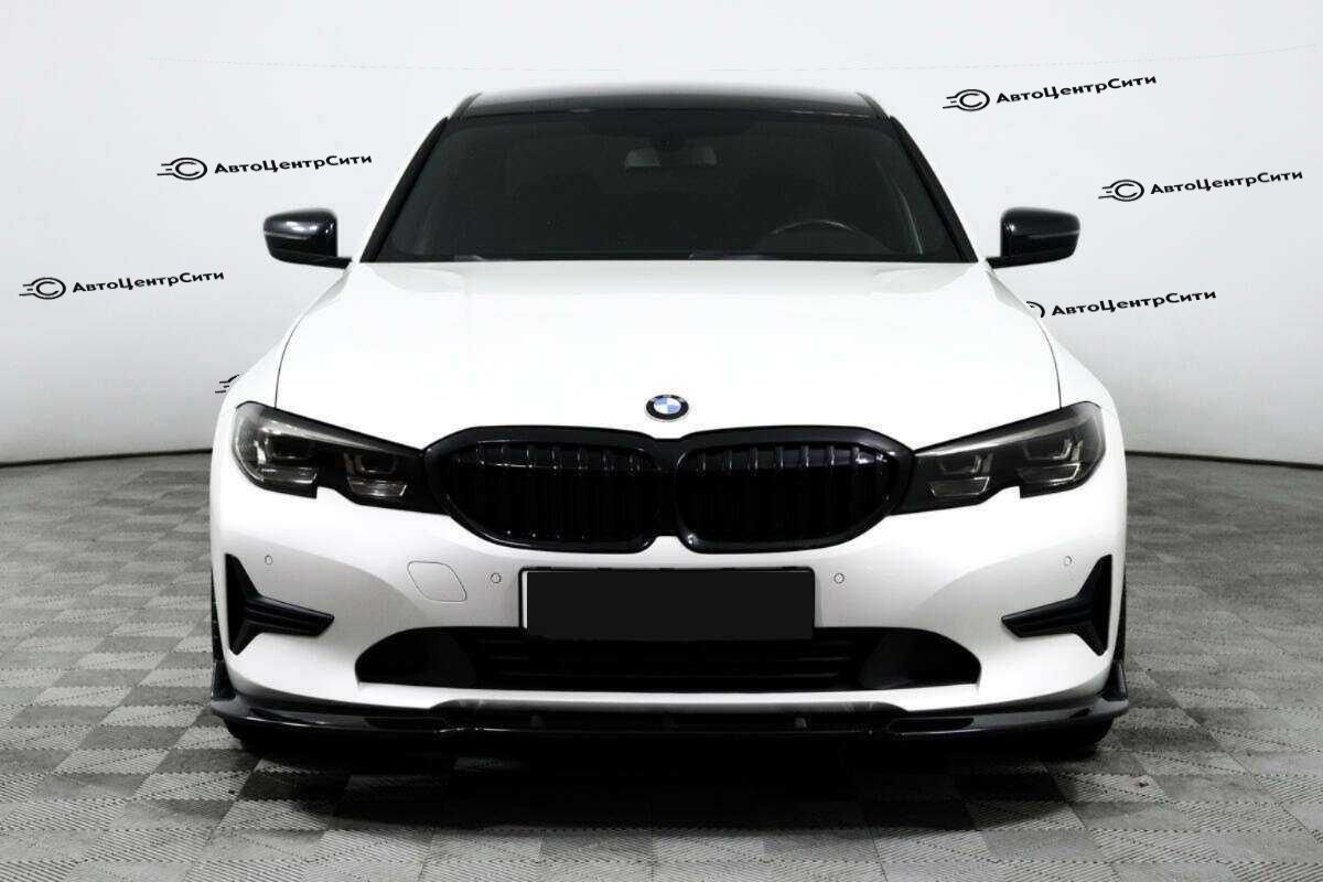 BMW 3 серии с пробегом — 2019 год. Фото: #1