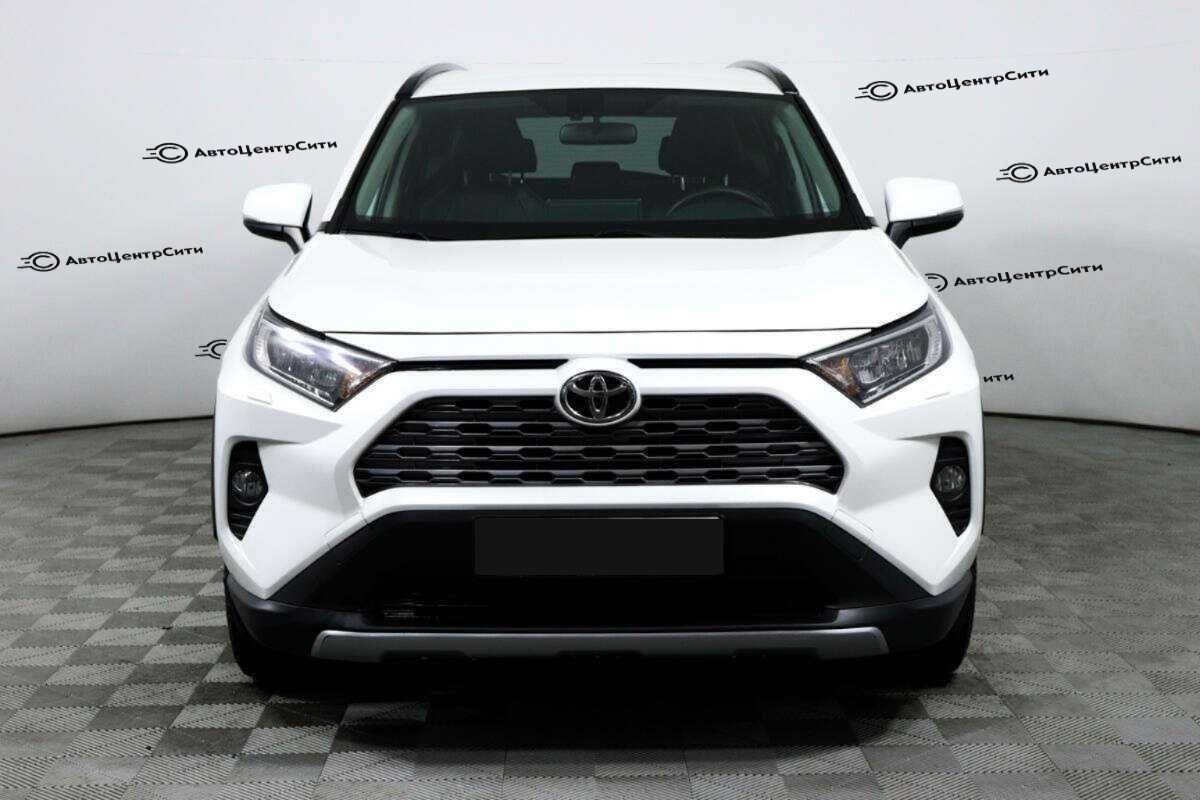 Toyota RAV4 с пробегом — 2020 год. Фото: #1