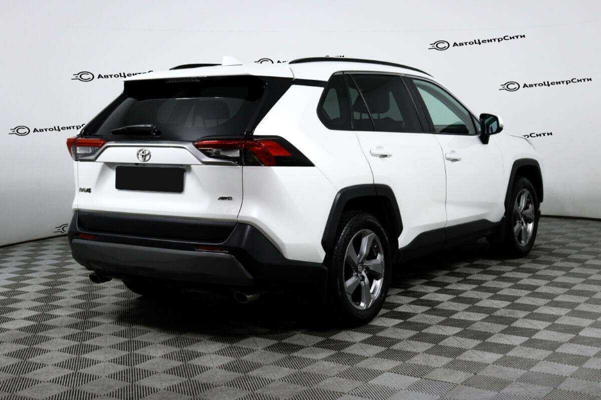 Toyota RAV4 с пробегом — 2020 год. Фото: #4