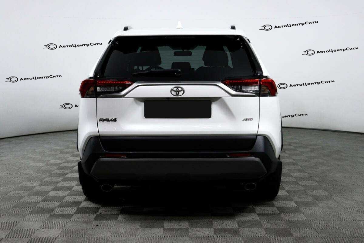 Toyota RAV4 с пробегом — 2020 год. Фото: #5