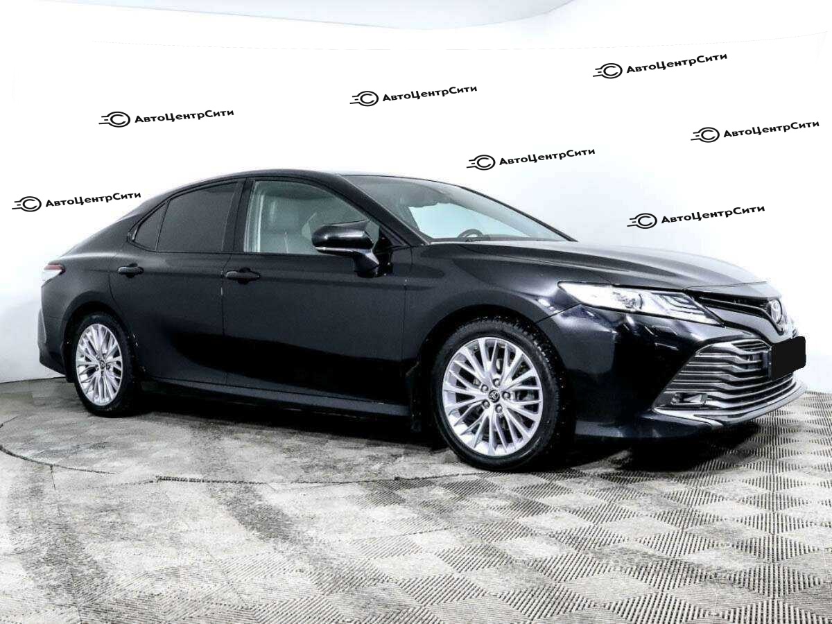 Toyota Camry с пробегом — 2018 год. Фото: #2