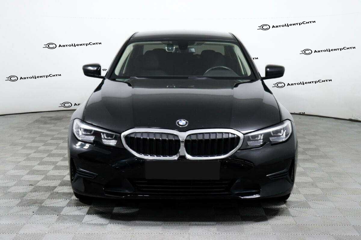 BMW 3 серии с пробегом — 2021 год. Фото: #1