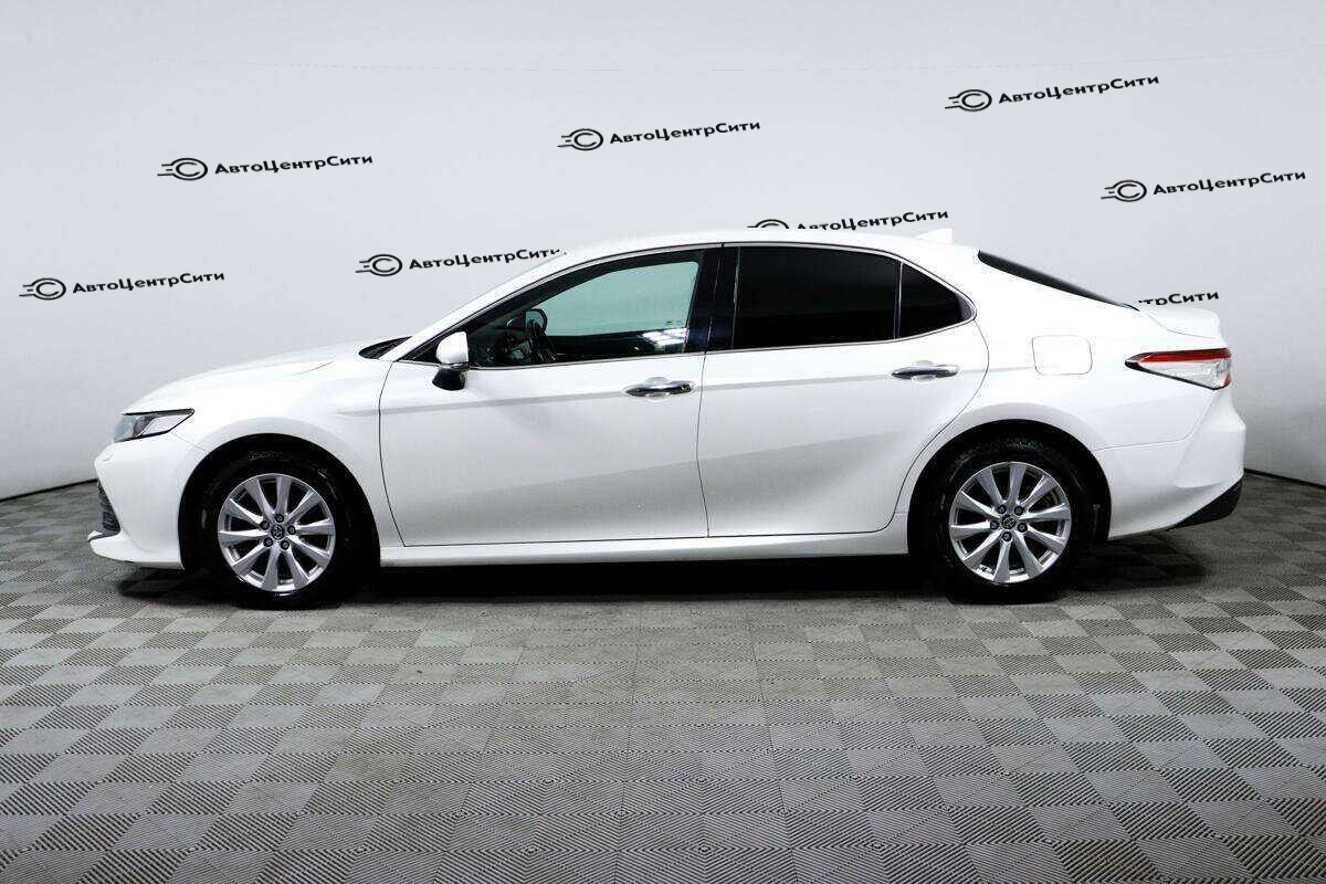 Toyota Camry с пробегом — 2019 год. Фото: #7