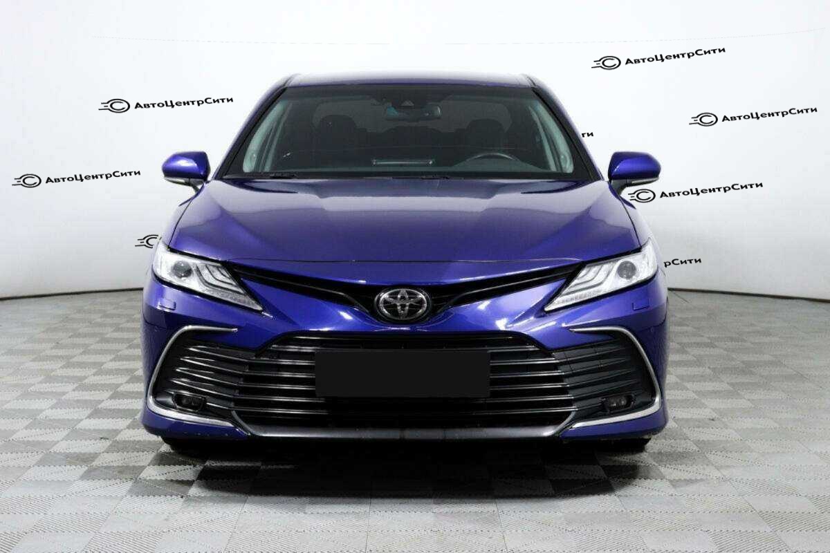 Toyota Camry с пробегом — 2021 год. Фото: #1