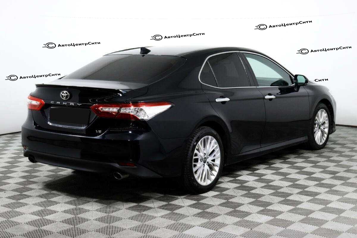 Toyota Camry с пробегом — 2018 год. Фото: #4