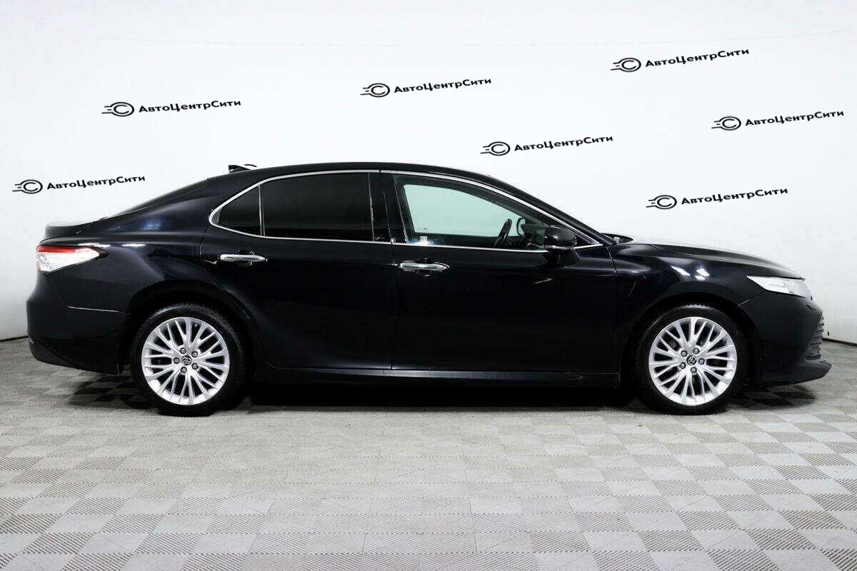 Toyota Camry с пробегом — 2018 год. Фото: #3