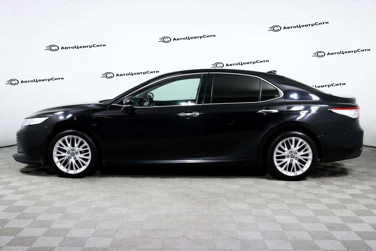 Toyota Camry с пробегом — 2018 год. Фото: #7