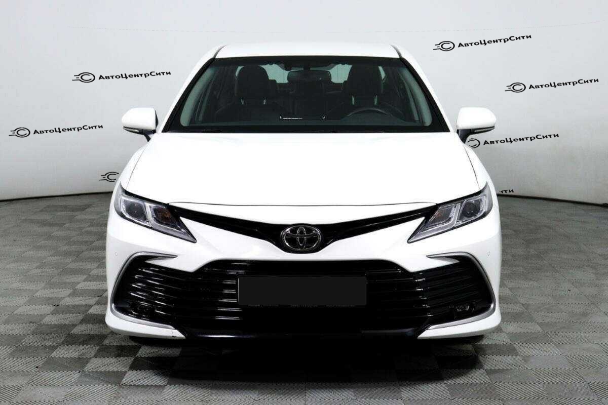 Toyota Camry с пробегом — 2021 год. Фото: #1