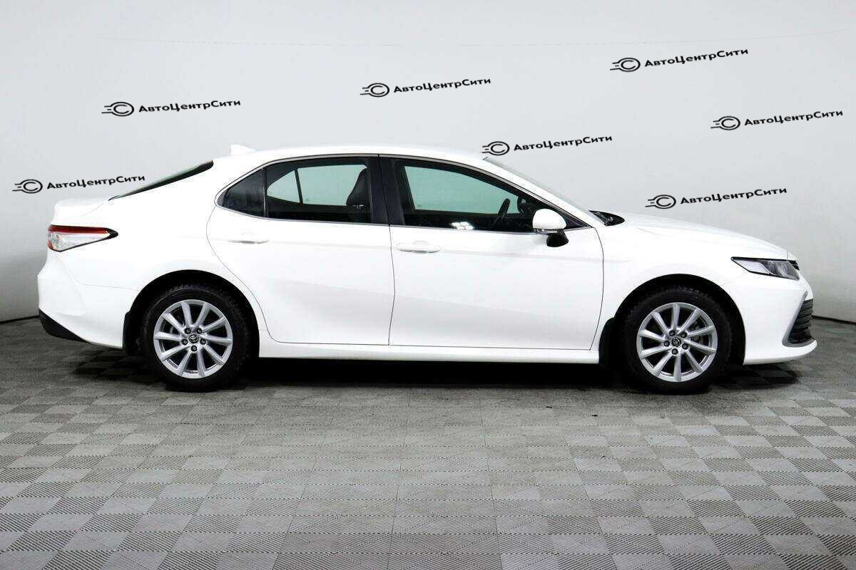 Toyota Camry с пробегом — 2021 год. Фото: #3