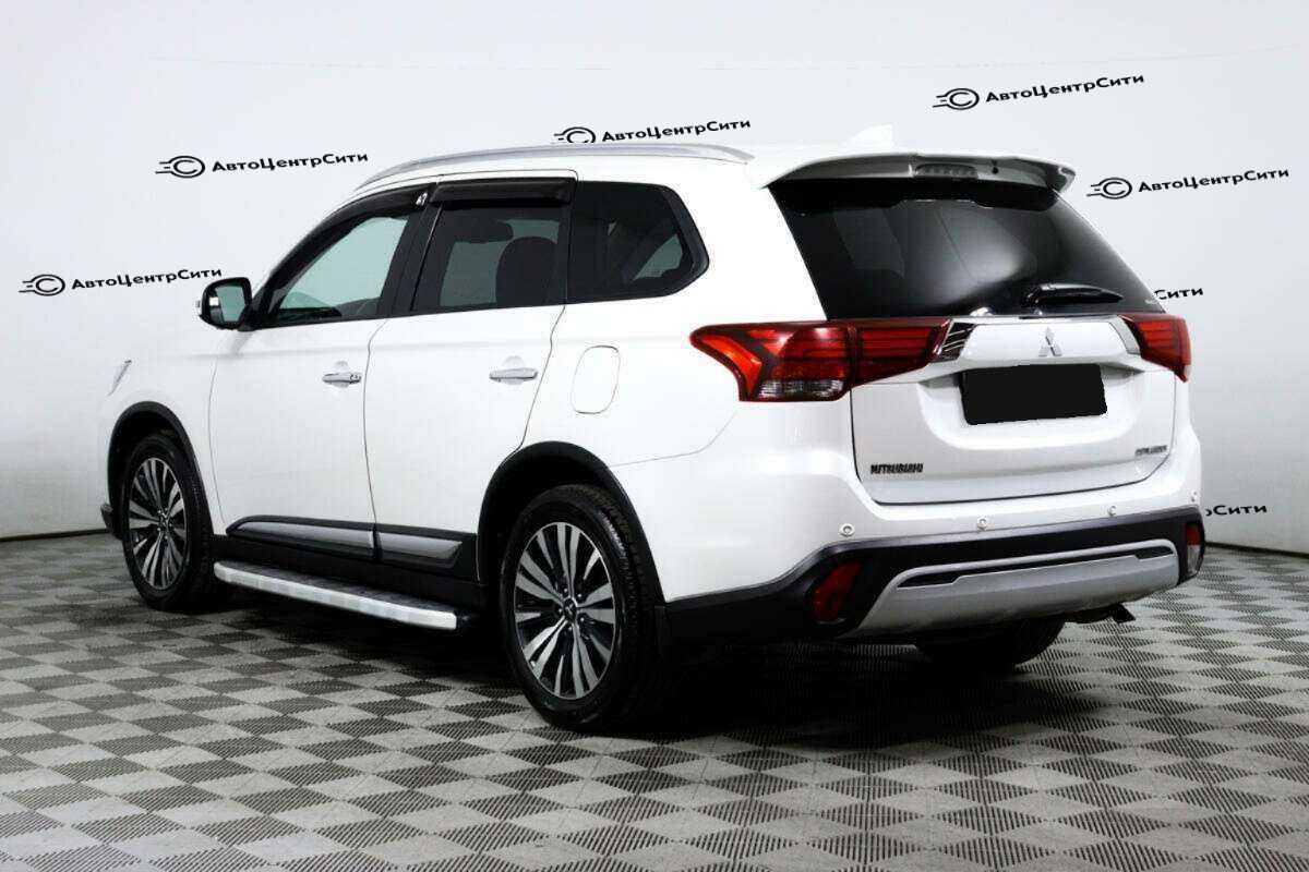 Mitsubishi Outlander с пробегом — 2019 год. Фото: #6