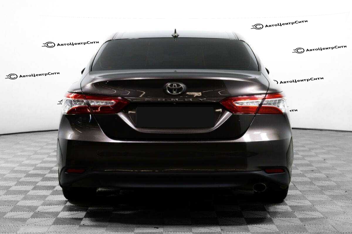 Toyota Camry с пробегом — 2019 год. Фото: #5