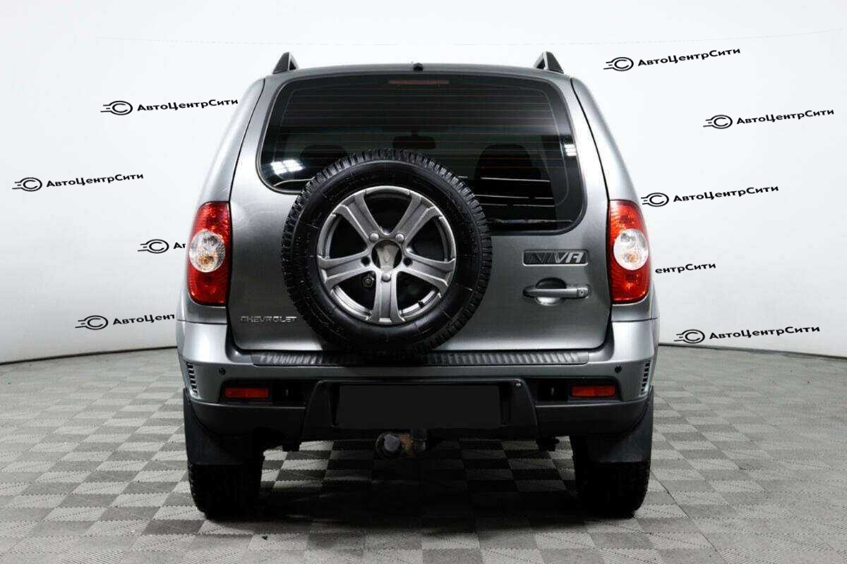 Chevrolet Niva с пробегом — 2013 год. Фото: #5