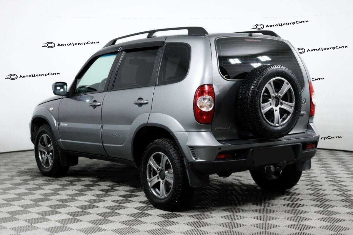 Chevrolet Niva с пробегом — 2013 год. Фото: #6