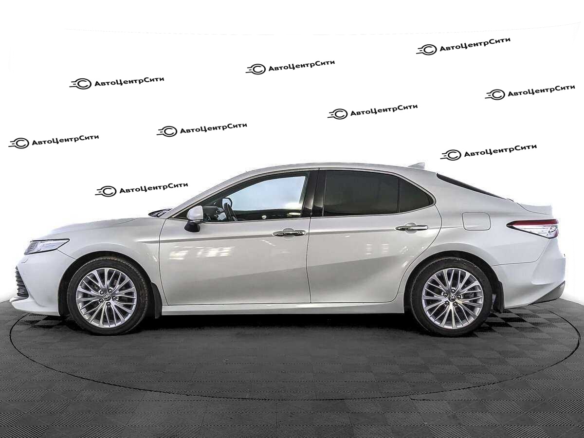 Toyota Camry с пробегом — 2021 год. Фото: #7