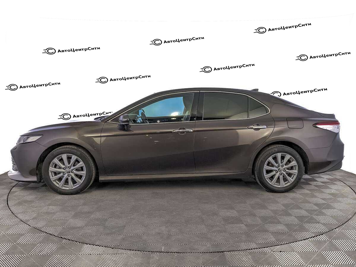 Toyota Camry с пробегом — 2018 год. Фото: #7